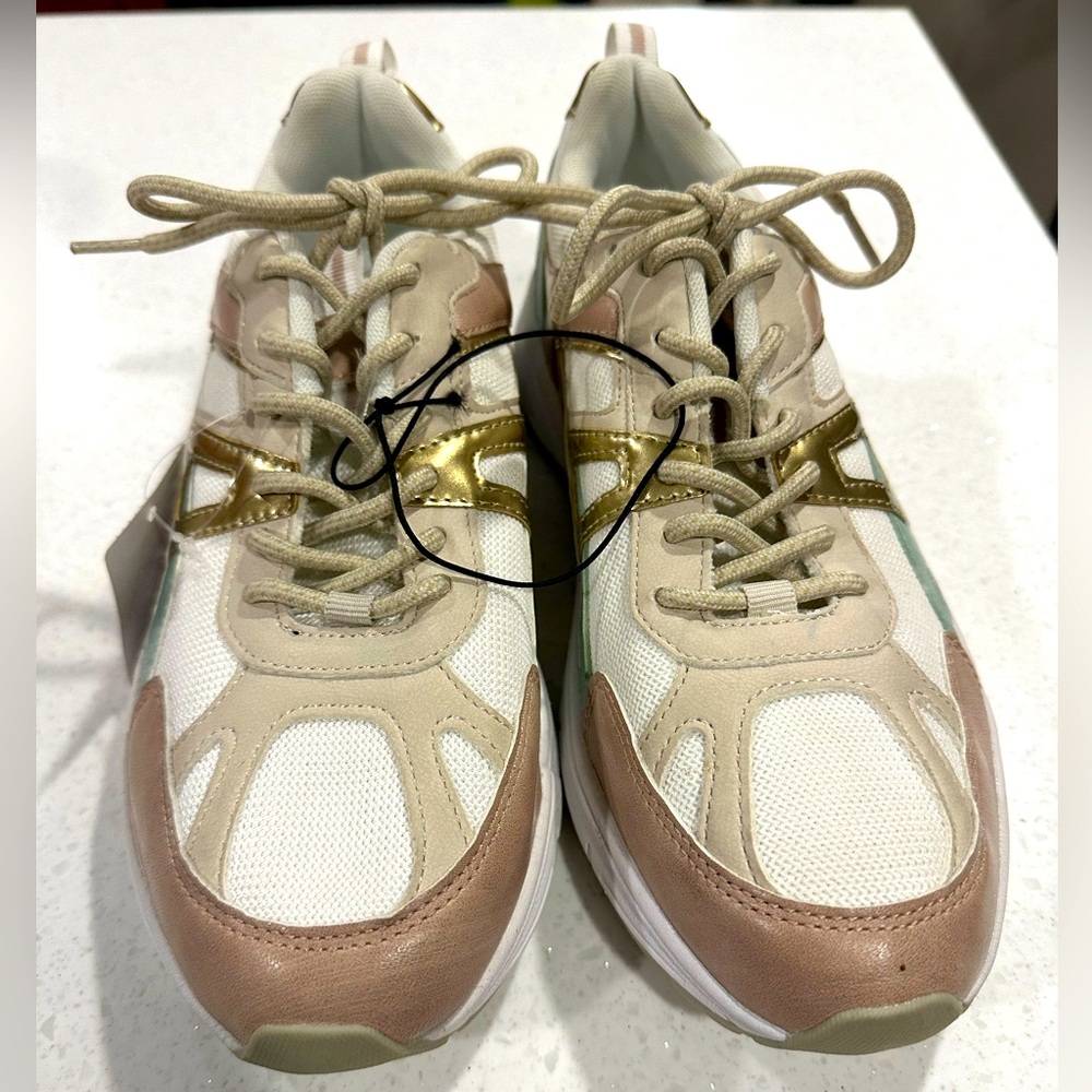 LIDL Graceland sneakers, size 7, NWT.